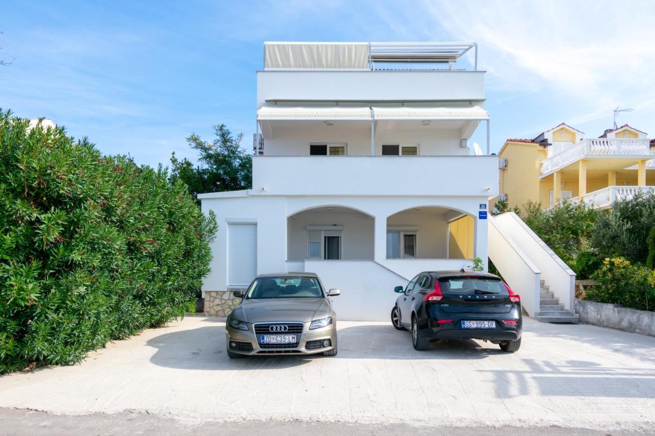 Apartments By The Sea Mandre, Pag - 4093 Kolan Exterior photo