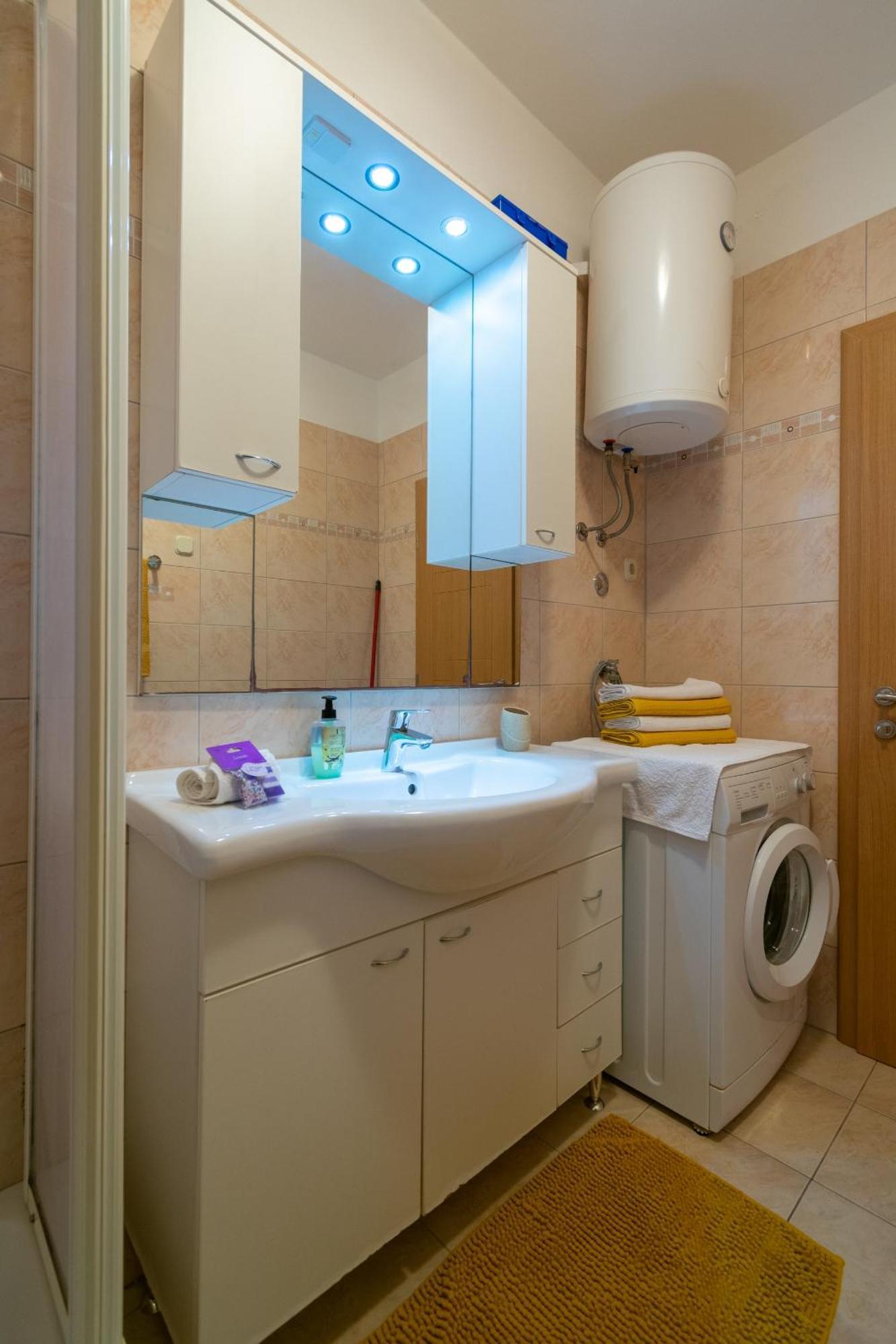 Apartments By The Sea Mandre, Pag - 4093 Kolan Room photo