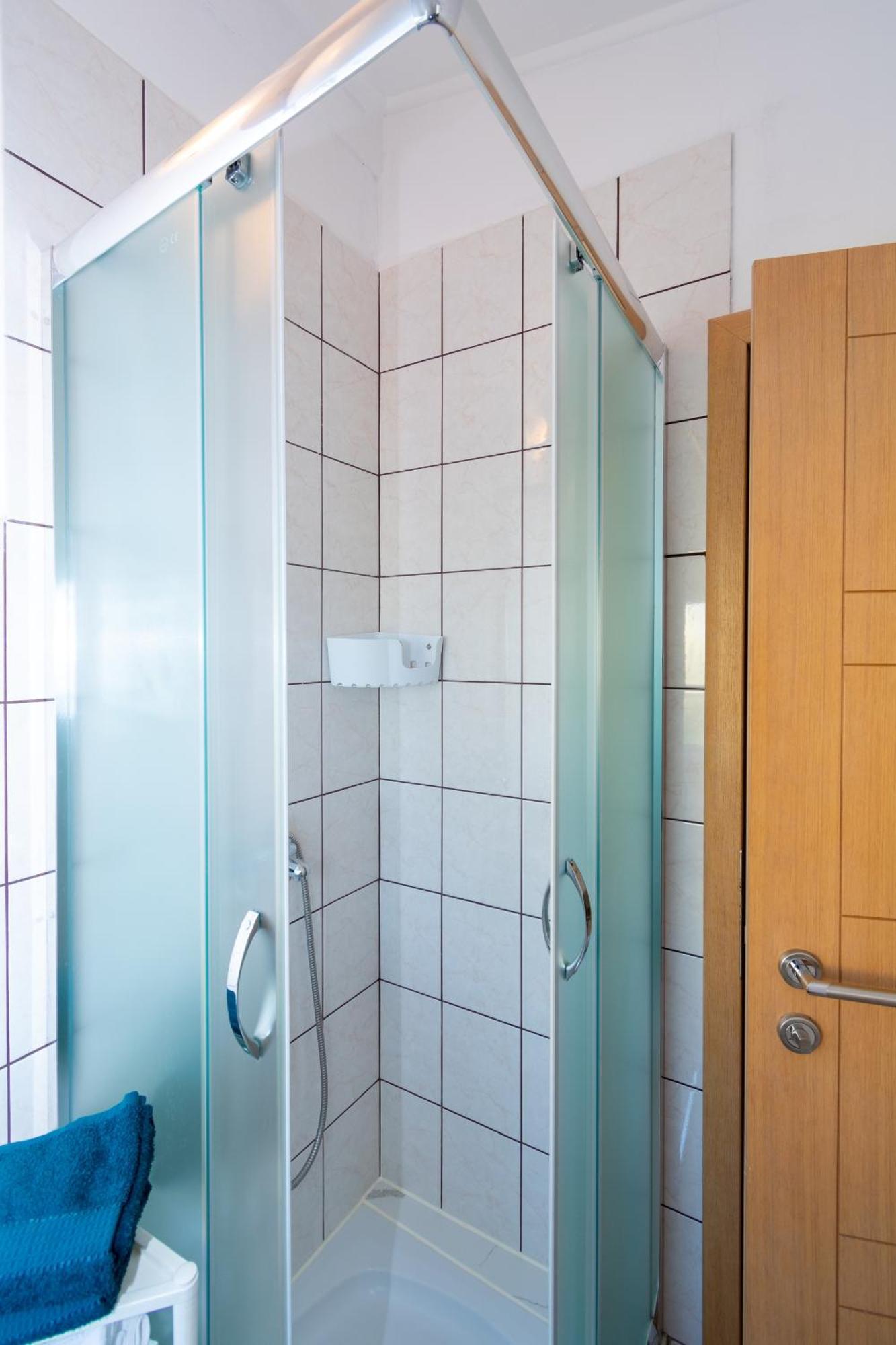 Apartments By The Sea Mandre, Pag - 4093 Kolan Room photo